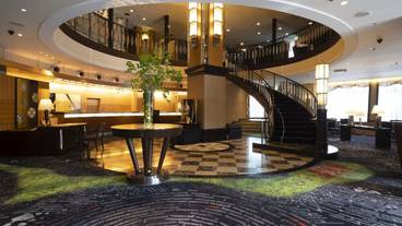 内部エントランス / 2