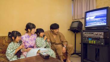 カラオケ ルーム / 3