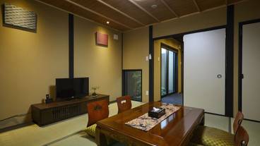 客室内のダイニングエリア / 11