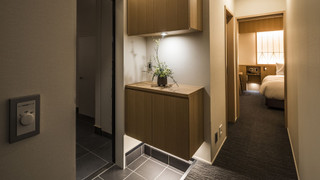 ダブルベッド　スイートルーム　ガーデンビュー　キチネット付き