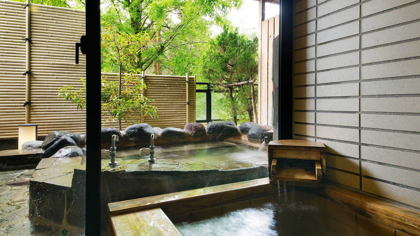 料理自慢の老舗旅館で贅沢な旅を4044105