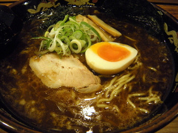 「円部 名取店　」料理 773182 黒マー油ラーメン（650円）