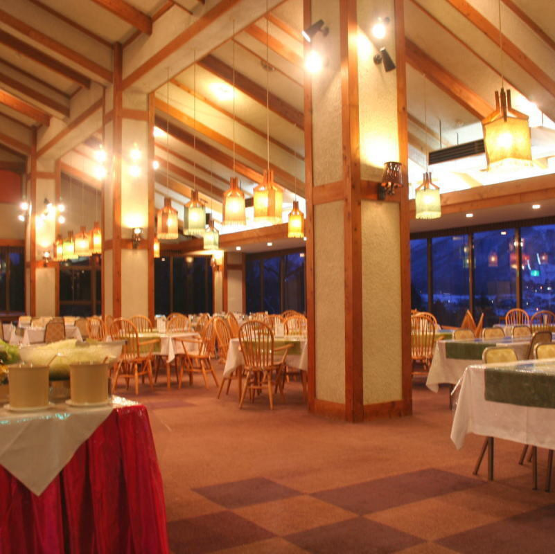 レストラン(夜)