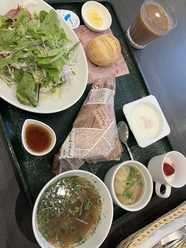 中央は「チキン•野菜サンド」