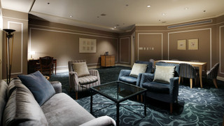 ジュニアスイート クラブラウンジアクセス付き (91平米/ワイドキングベッド) 禁煙