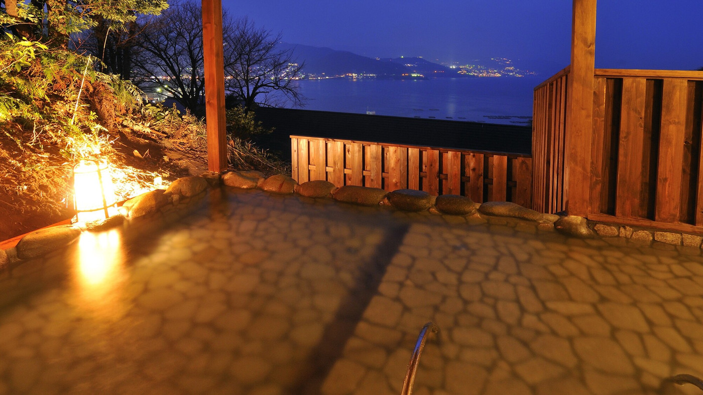 温泉後はゆったり部屋食。全10室が露天風呂付きの自然あふれる宿4051330