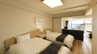 [禁煙] 洋室 (ベッド4台)/オーシャンビュー