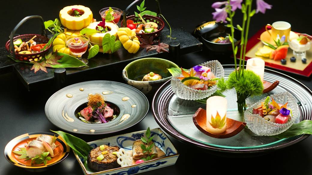 器にもこだわる贅沢会席
地元の旬食材を堪能 / 1