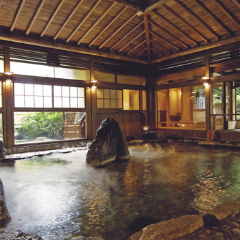 「依山楼岩崎」料理 761809 お食事のお客様は当館自慢の温泉大浴場もご利用いただけます。