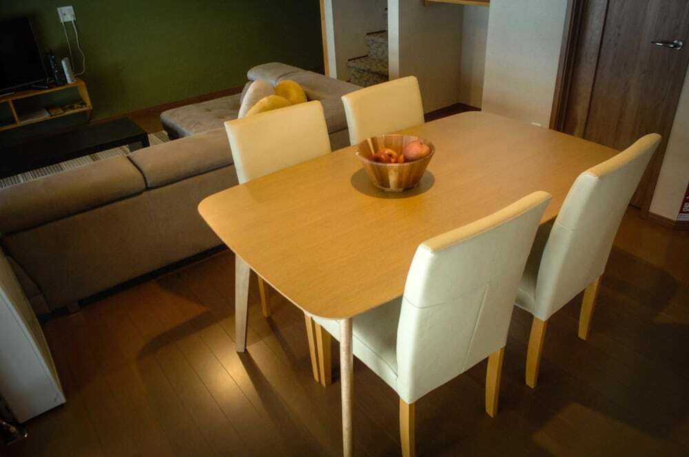 客室内のダイニングエリア