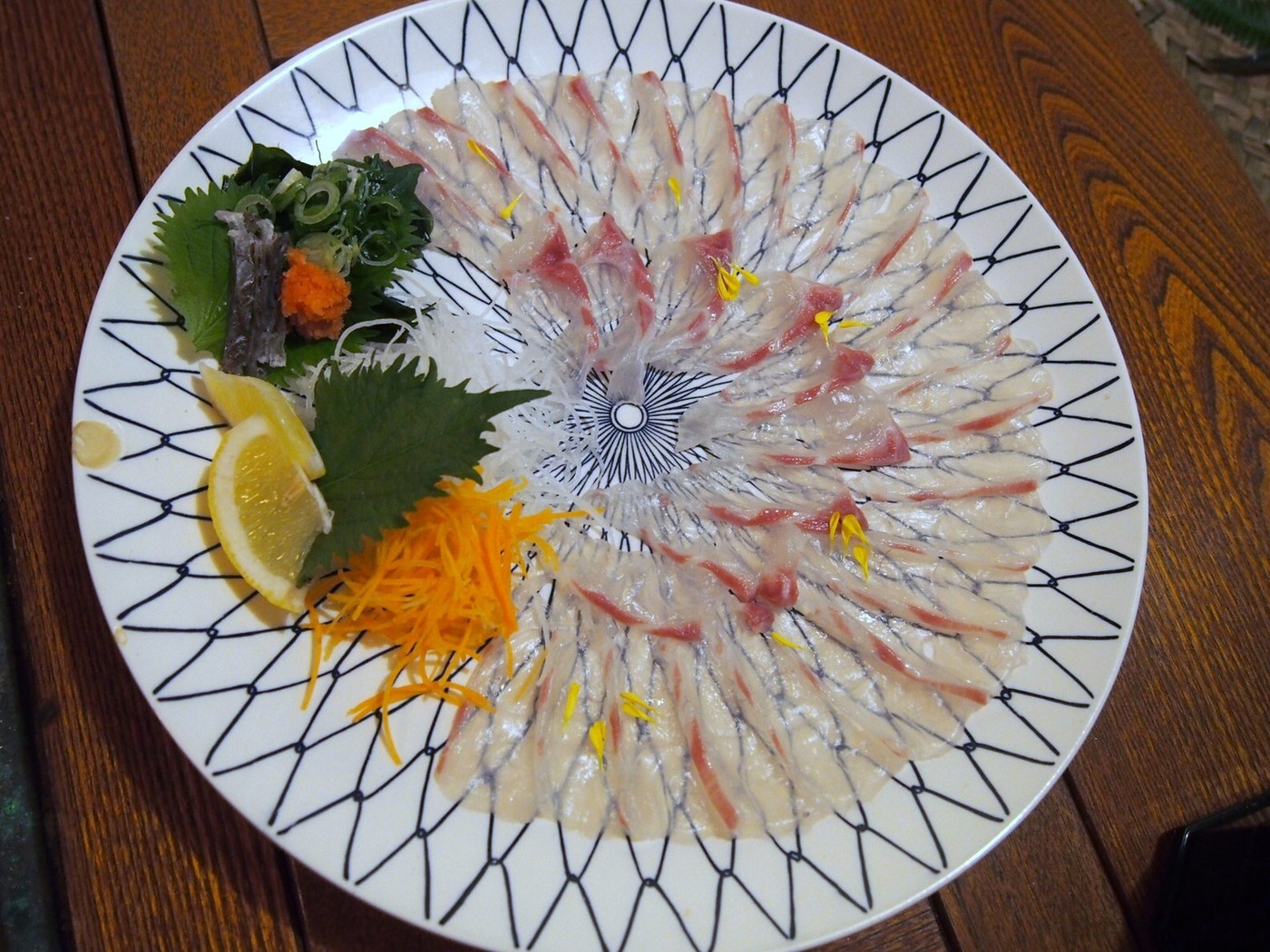 「人生感が変わる宿　「ここから」」 料理 35102004 鯛薄造り