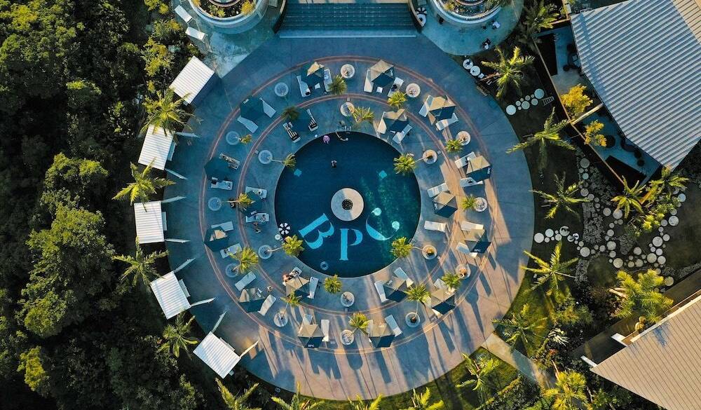 SIGNATURE POOL① / 1