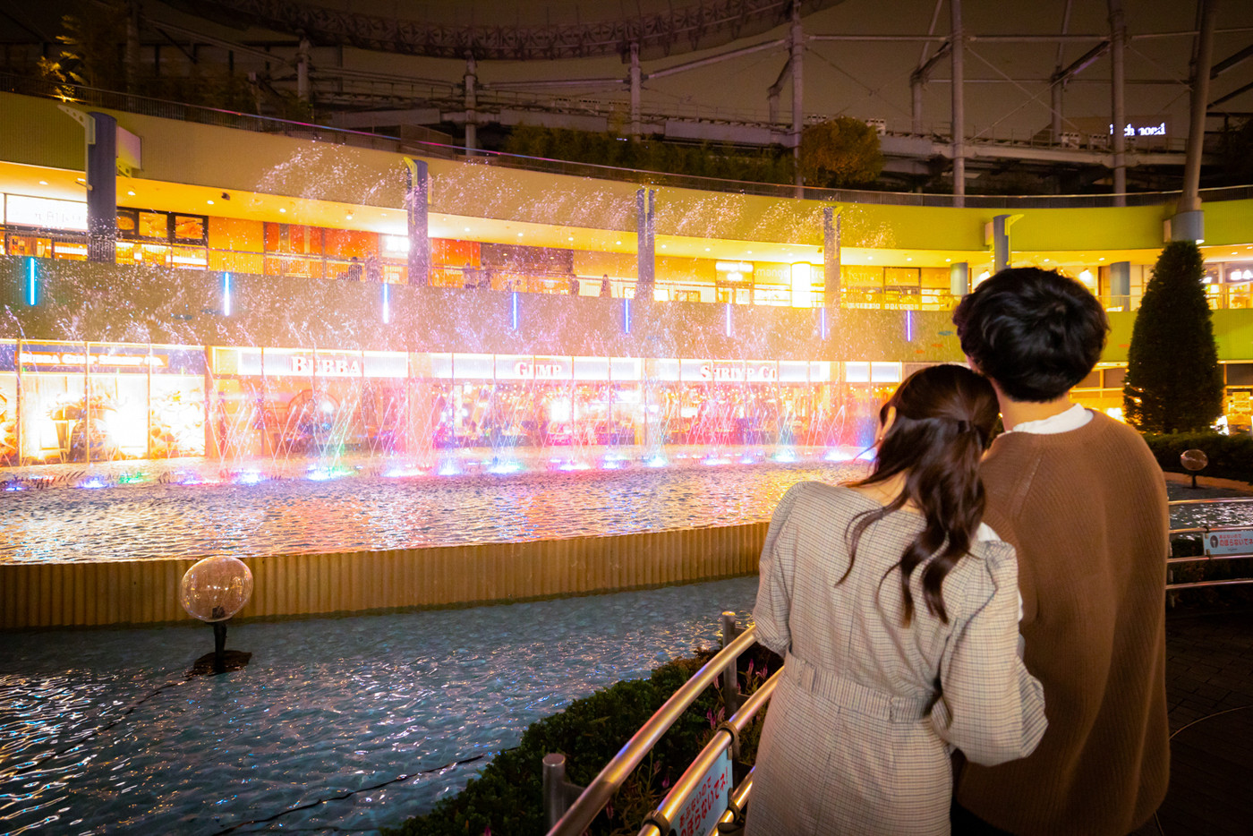 【18:30】輝く水と光のショーに癒されて2557721