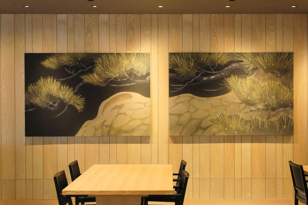 レストラン「嘉肴」・展示
