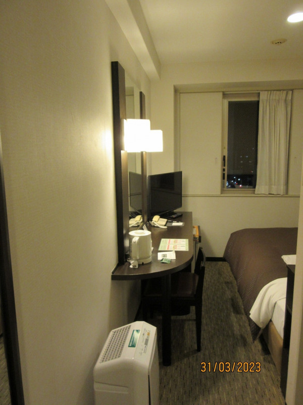 作業机は特に狭く使いにくかった。