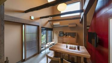 客室内のダイニングエリア / 15