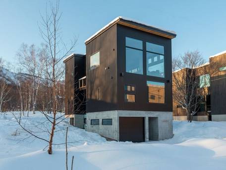 Off-Piste Chalet by H2 Life / 2
