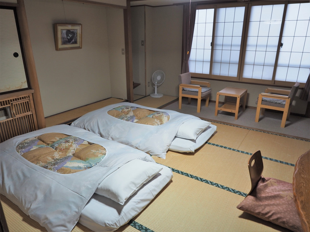 部屋 和室10畳+広縁付き