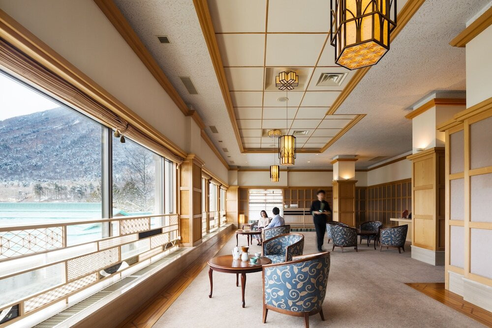 ロビーラウンジ