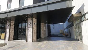 施設の入り口 / 13