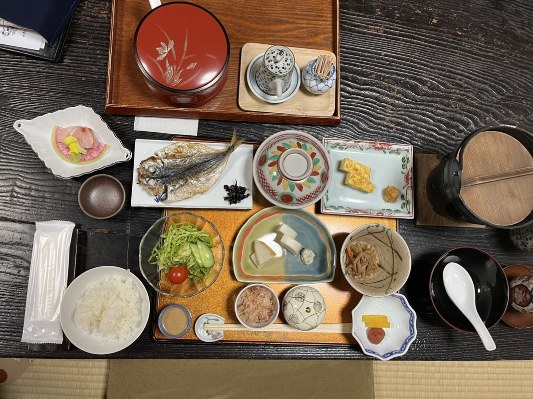 朝食　選べる干物アジ