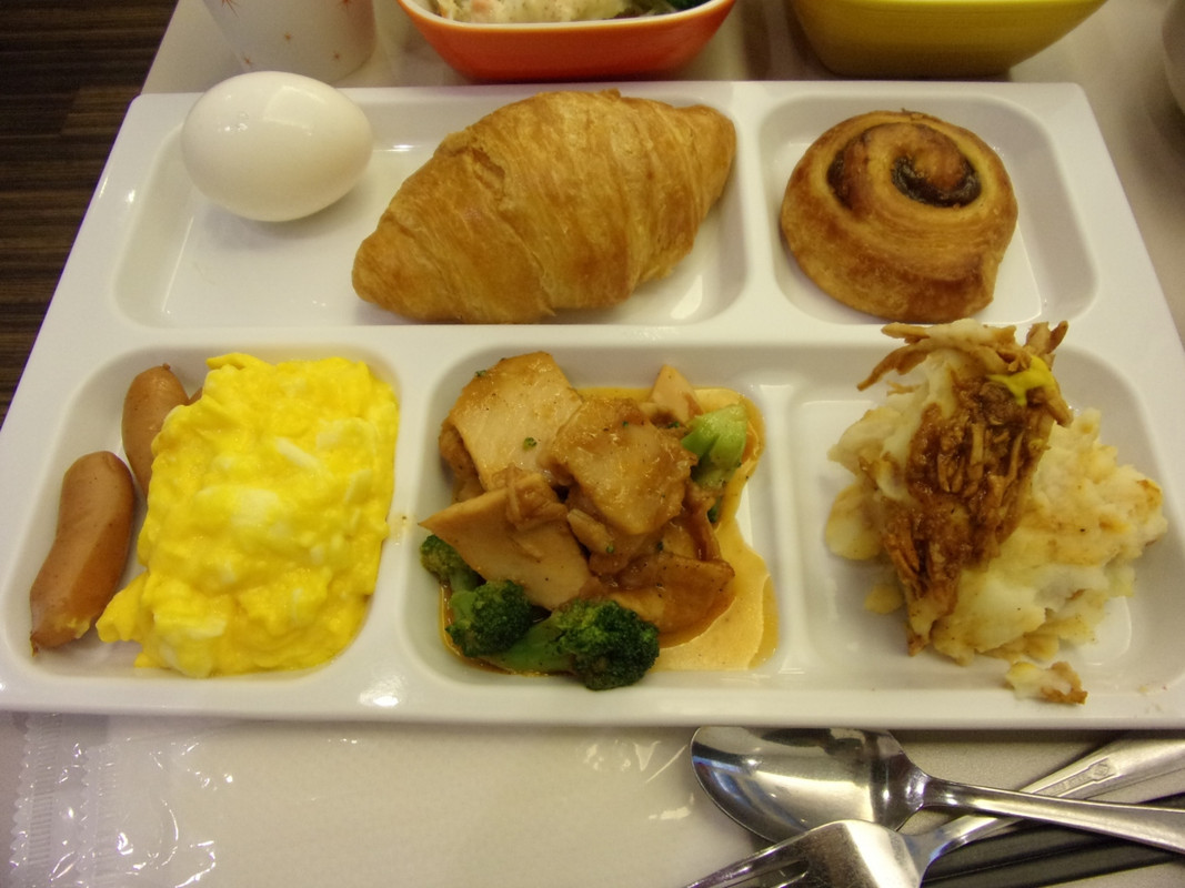 右下のはアメリカ定番の料理プルドポーク。