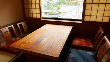 食事処「遊山」 内観② / 4