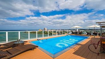 屋上プール① / 4