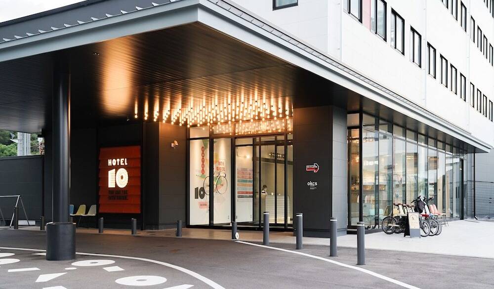 ホテルエントランス / 4