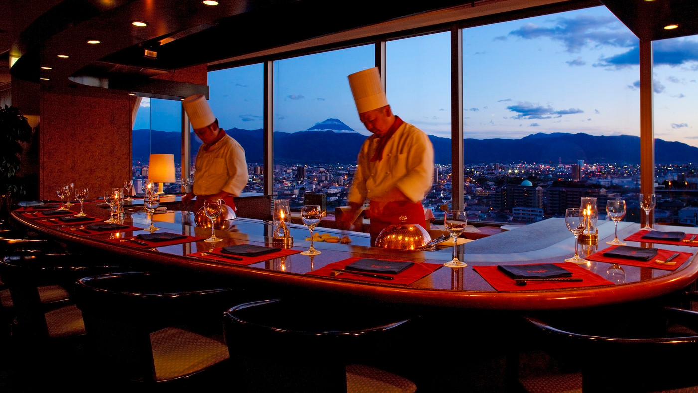 甲府の夜景を見ながらワインはいかが？4065992