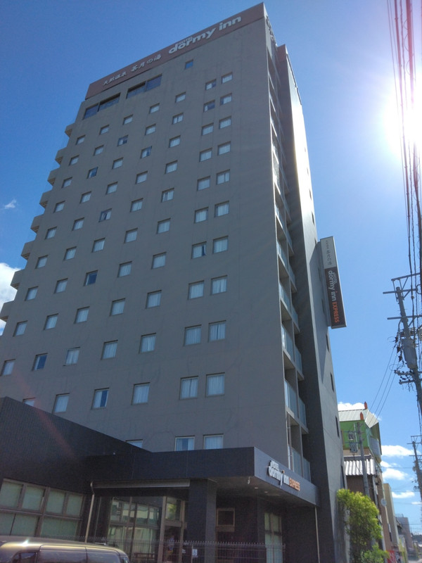 旧東海道の商店街にあり、駅からは徒歩６～７分でした。