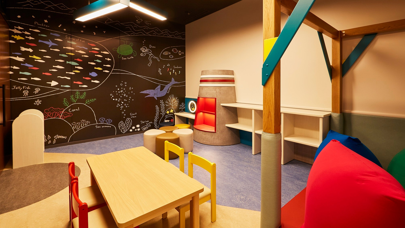 電車ビューに2段ベッドの客室も♪ホテル時間も楽しくなる4250730