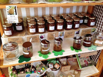 「館山パイオニアファーム」 内観 32429631 店内ジャム販売棚