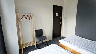 プライベート部屋　セミダブルベッド　２台（２名様用）