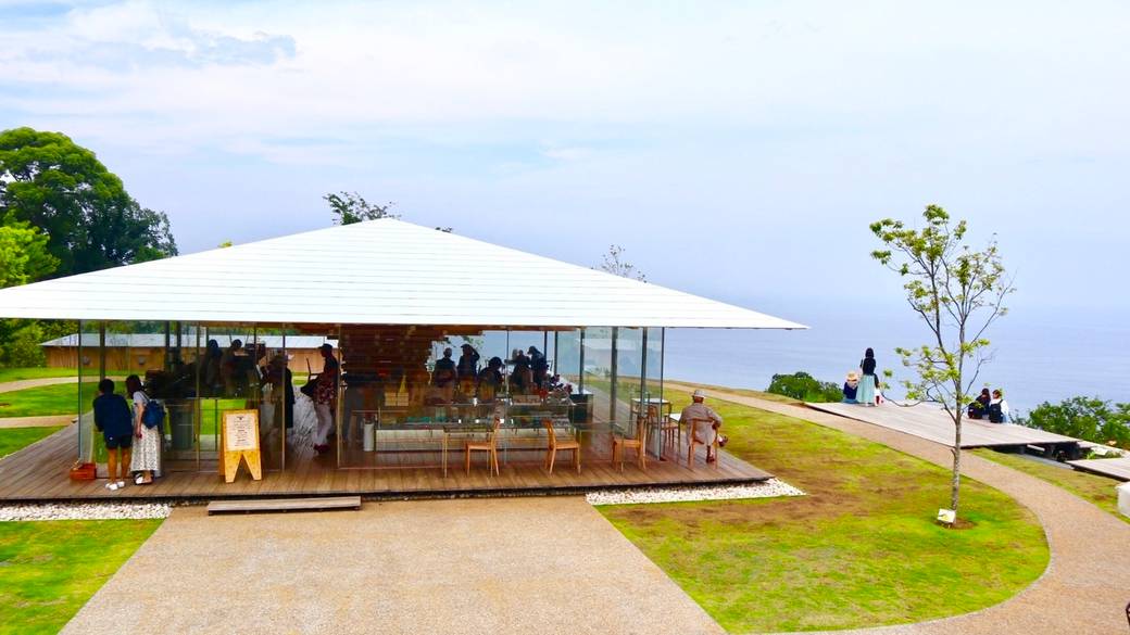 花々や海の絶景を見て
リフレッシュ / 4