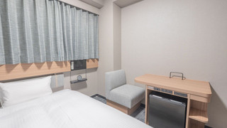 セミ ダブル ルーム 禁煙