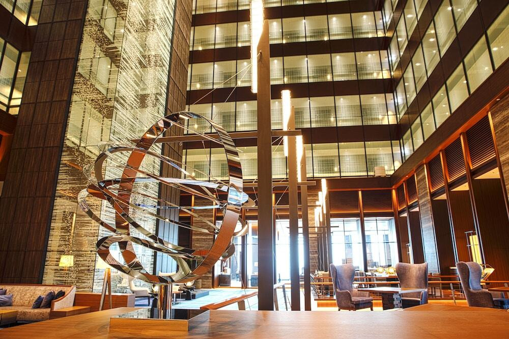 きらめく夜景を眼下にロマンチックなプロポーズ3417808