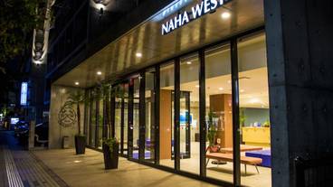 施設の入り口 / 23