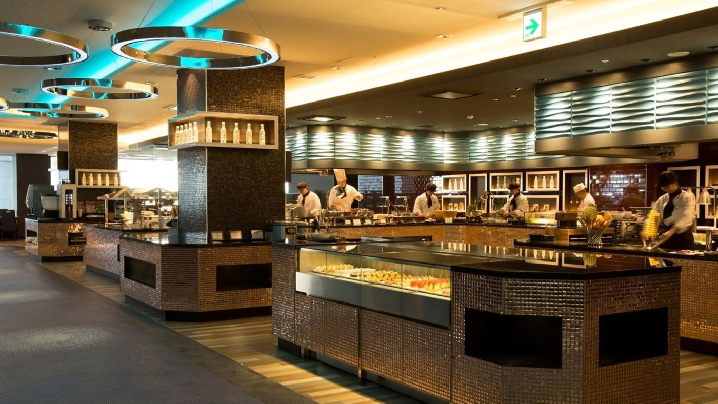 お腹も心も満たされる！贅沢なランチビュッフェで気分転換4057339