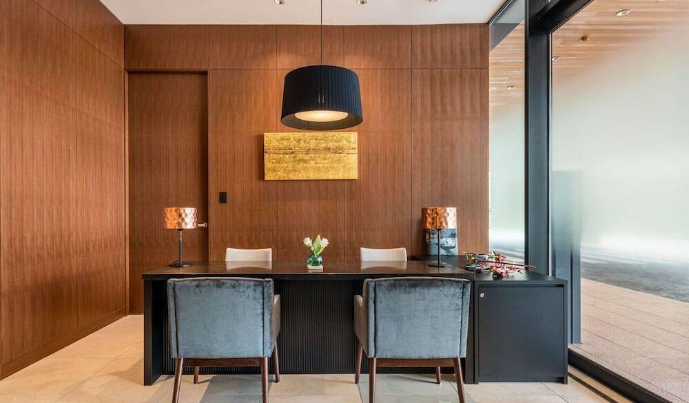 リージェンシークラブラウンジ / 1