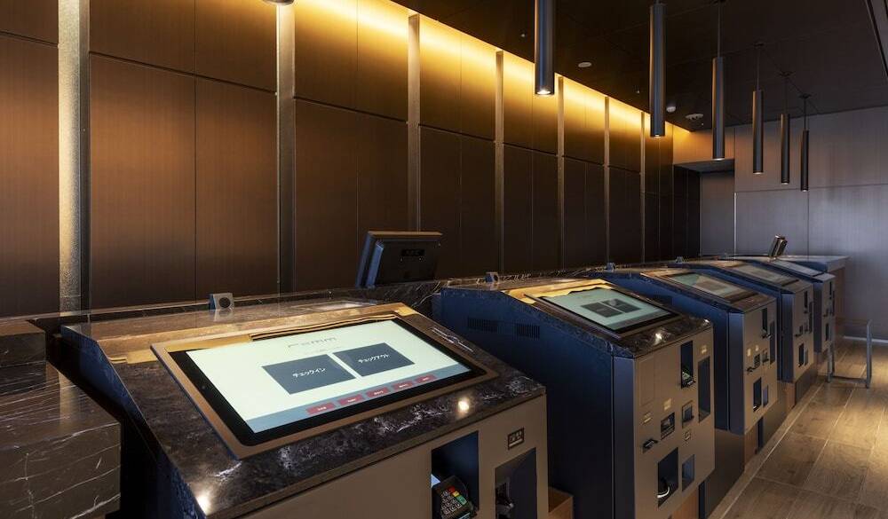 自動チェックイン機 / 3