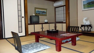 和室 8畳 バストイレ付