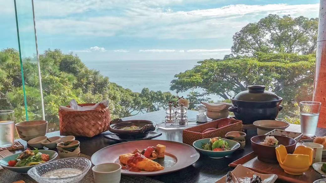 朝日を浴びながら
元気になれる朝ご飯を / 1