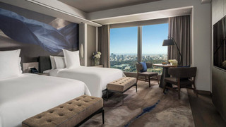 デラックスルーム – 皇居御苑ビュー（ツイン）