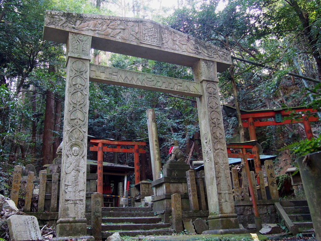 6.まさに穴場！息をのむほど神秘的「大岩神社」1978104