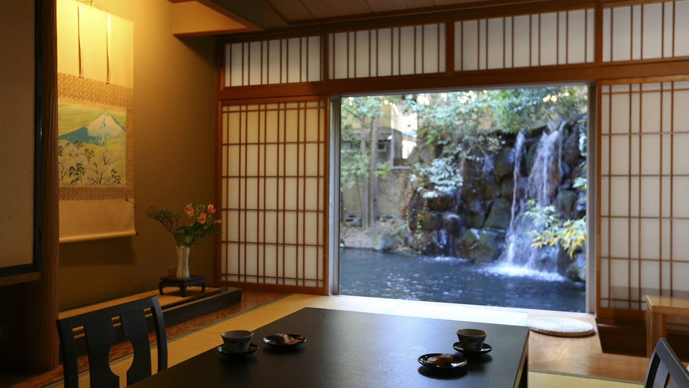 異なる2つの源泉を楽しめる！大正ロマンあふれる大浴場3421344