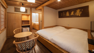 304 ベーシック ツインルーム シングルベッド 2 台 お手洗い付  禁煙