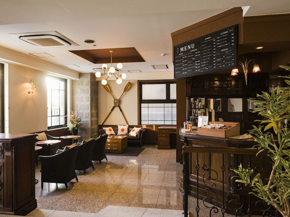 アンティークな客室から運河を一望。温泉やカフェでのんびり3930634