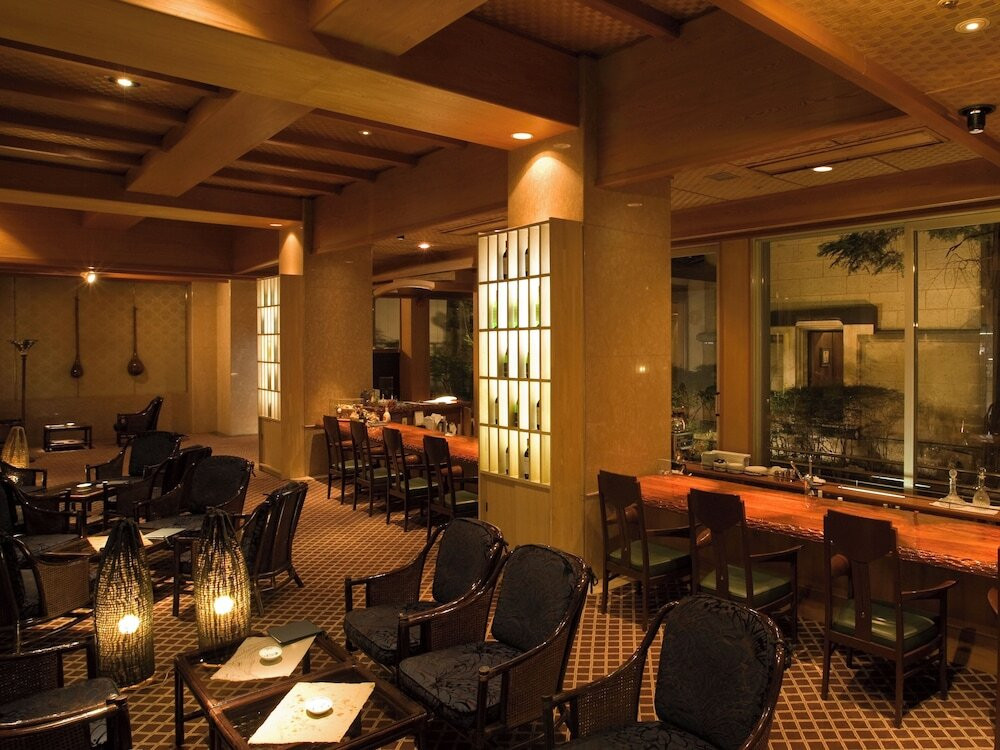 ワインバー「くら倉」