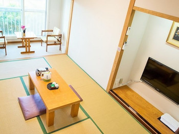 3. おしゃれなお部屋に心ときめく「熱海紅楼」3636092